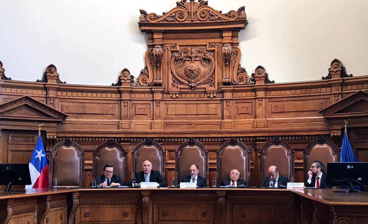 Lorenzetti particip en la Corte de Chile de un Congreso Interamericano sobre el Estado de Derecho Ambiental