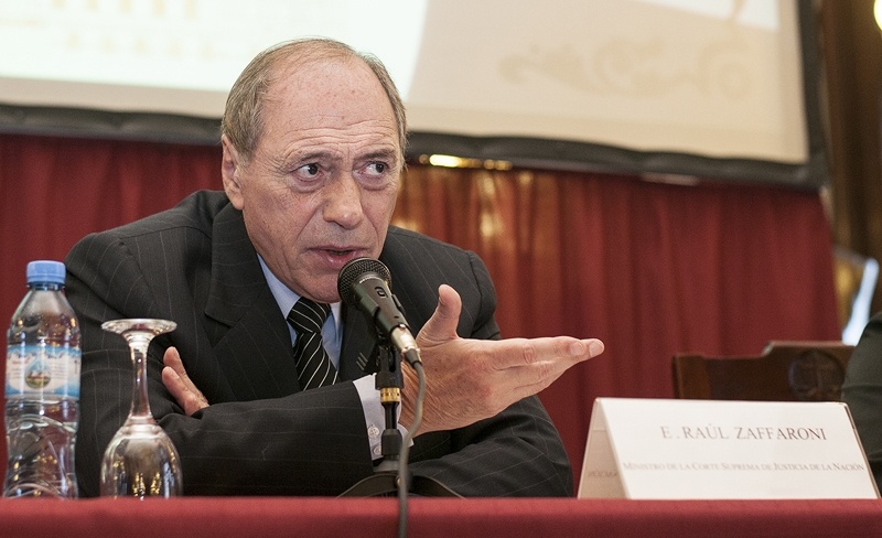 Ral Zaffaroni encabez el acto de apertura de un encuentro nacional de Bibliotecas Jurdicas